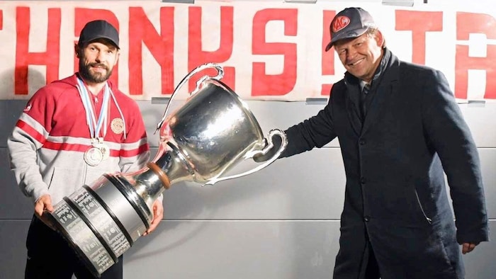 Mayor Christian Scheider (with Thomas Koch) is an ardent KAC fan.