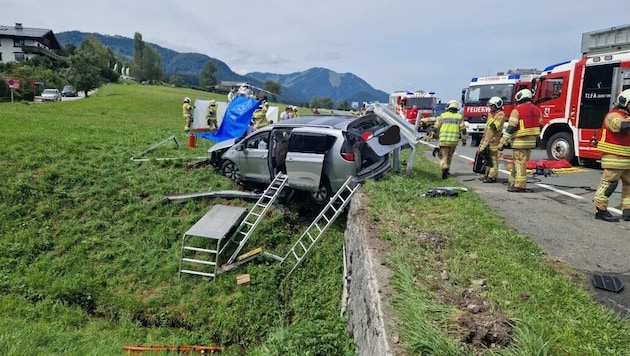 A high-capacity cab was involved in the accident (Bild: Freiwillige Feuerwehr St. Gilgen)