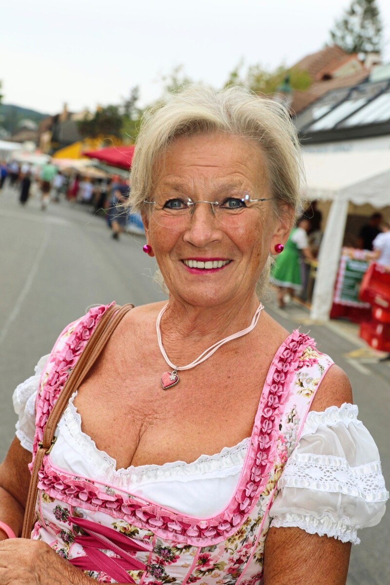 Annelise Turnwald (72), pensioner: "I come to the Kirtag on all four days, I just feel good here. My friends complain about the dirt everywhere, I have a different perception." (Bild: Kristian Bissuti)