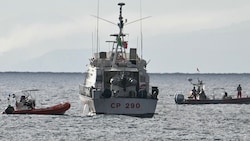 Rettungseinsatz im Meer vor Sizilien (Bild: AFP/Alberto Pizzoli)