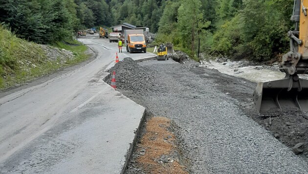 The Pongau road maintenance department and the companies involved managed to repair the damage in the shortest possible time and with the utmost precision. (Bild: Land Salzburg/Straßenmeisterei Pongau)