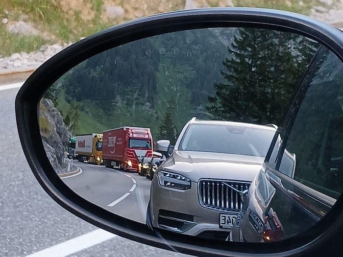 Verkehr am Arlbergpass.