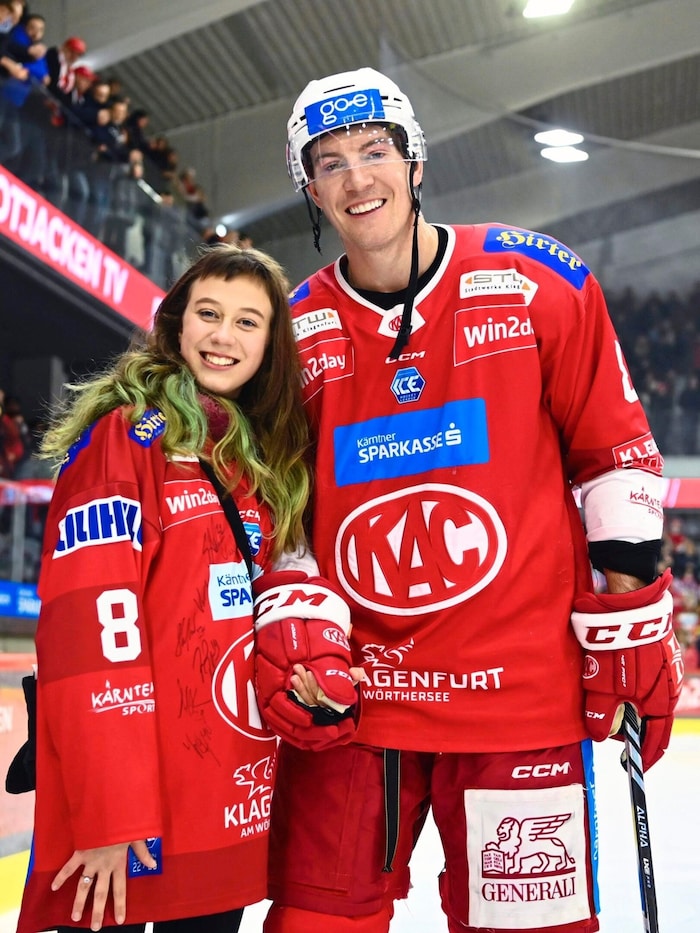 Daughter Kayla is also delighted that her dad Nick Petersen has been extended in Klagenfurt.