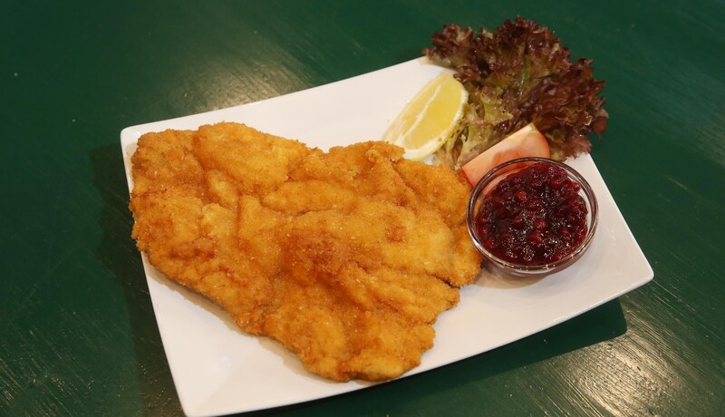 Das ORF-Expertentrio zerkaute das LASK-„Schnitzel“ Flachse für Flachse. (Bild: Tomschi Peter)