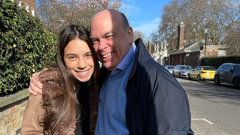 Hannah and her father Mike Lynch died on board the Bayesian - her mother was able to escape from the ship in time. (Bild: APA/AFP)