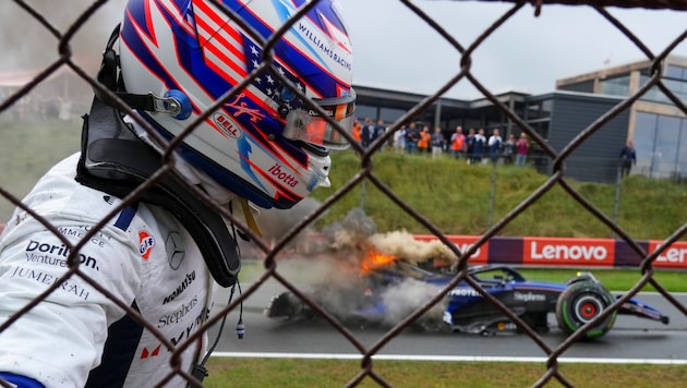 Logan Sargeant wrecked his car. (Bild: AP/Peter Dejong)