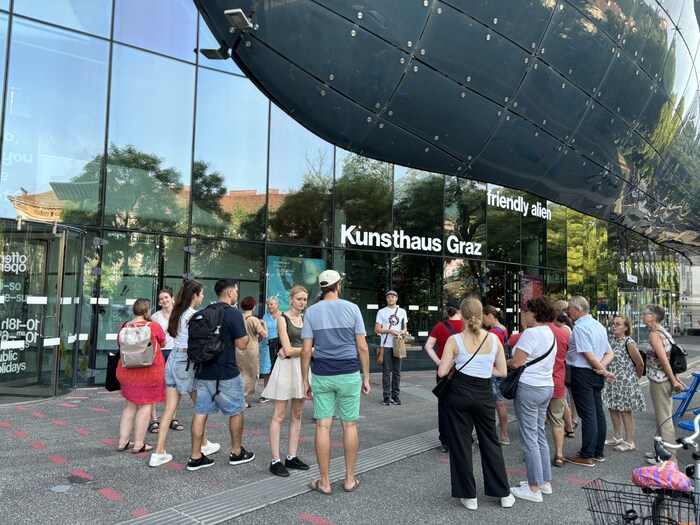 Ausgangspunkt ist an der Murseite des Kunsthauses.