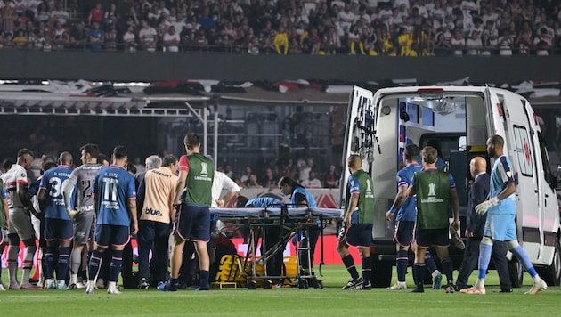 Juan Izquierdo collapsed on the pitch - now he is dead. (Bild: AFP or licensors)