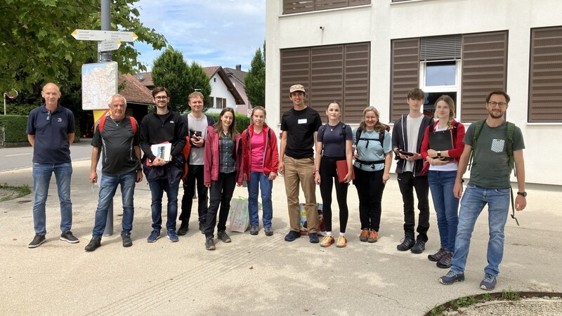 Once again this year, holiday workers and volunteers have been busy evaluating the hiking trail network. (Bild: Land Vorarlberg/Abteilung Raumplanung)