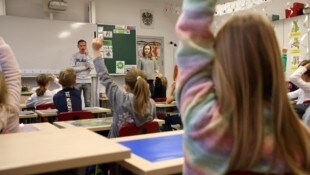 Vor allem in Volks- und Mittelschulen fehlen im Bundesland noch Lehrkräfte. (Bild: Tröster Andreas)