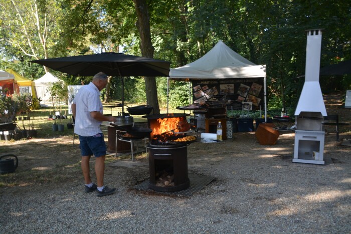 Griller gab es genauso zu bestaunen und zu kaufen, wie Möbel, Pflanzen und noch so einiges ...