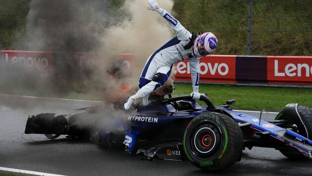 Logan Sargeant wrecked his car. (Bild: AP/Peter Dejong)