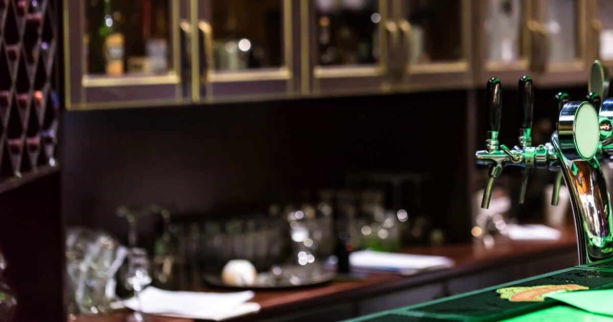 Cat-and-mouse game - Boy threatened innkeeper with hammer: “Open the ...