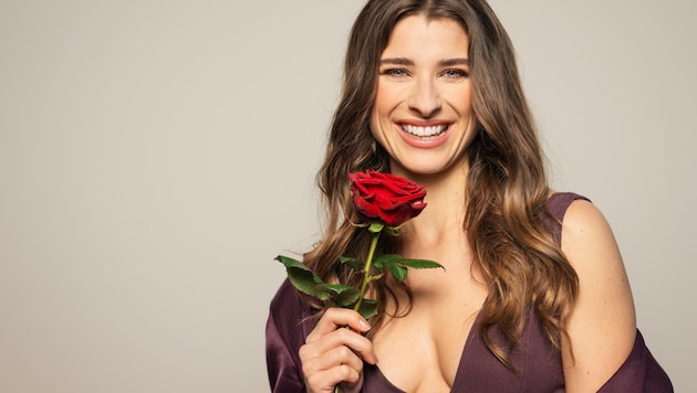 Stella Stegmann is the first bisexual "Bachelorette" to look for a man or woman and was therefore worried that she would be judged for it. (Bild: RTL / Pascal Bünning)