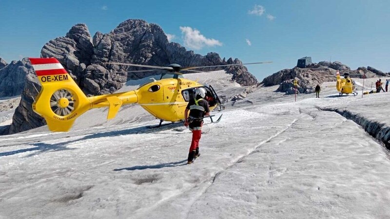 The mountain rescuers and rescue helis were quickly on the scene. (Bild: Bergrettung Hallstatt)