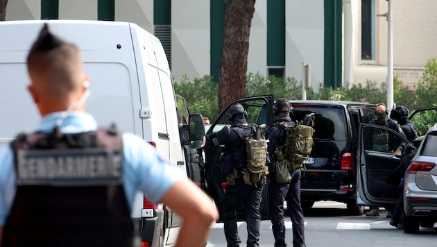 A suspect was arrested following an attack on a synagogue in the south of France. (Bild: APA/AFP/Pascal GUYOT)