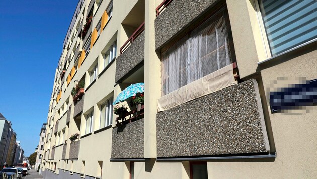 The terrible bloody deed took place in this apartment. (Bild: Jöchl Martin/Krone KREATIV)