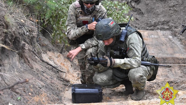 Mercenaries from the Russian Wagner Group have been training with soldiers from the Belarusian army for months - is Ukraine facing another invasion? (Bild: AFP)