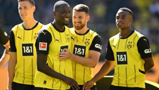 Youssoufa Moukoko (re.) steht kurz vor dem Abgang aus Dortmund.
