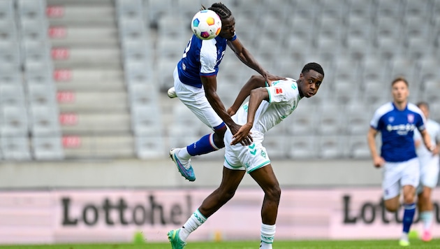 Dikeni Salifou (r.) moves to Klagenfurt. (Bild: GEPA/GEPA pictures)