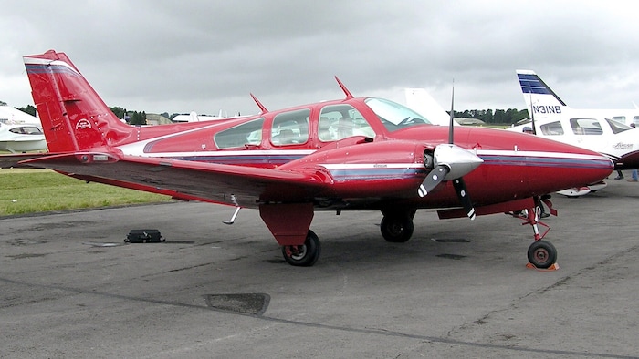 The crashed aircraft is believed to be a Beechcraft Baron. (symbolic image)