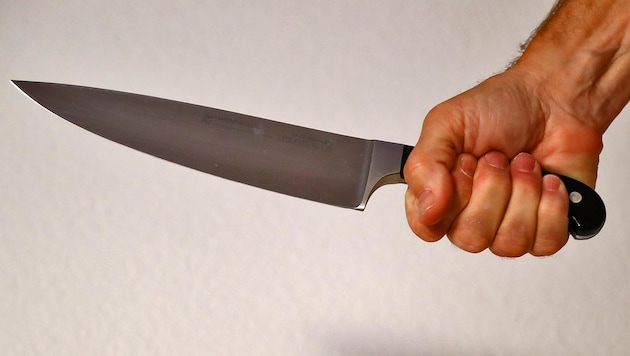 An asylum seeker (34) stabbed with a kitchen knife (symbolic image) (Bild: Birbaumer Christof)