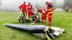 Wrackteil des zerschellten Kleinflugzeuges.  (Bild: Bernd Hofmeister)