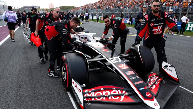 The Haas trucks and cars are allowed to relocate. (Bild: AFP/APA/SIMON WOHLFAHRT)