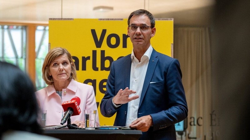 Education Minister Barbara Schöbi-Fink and Governor Markus Wallner. (Bild: Vorarlberger Volkspartei)