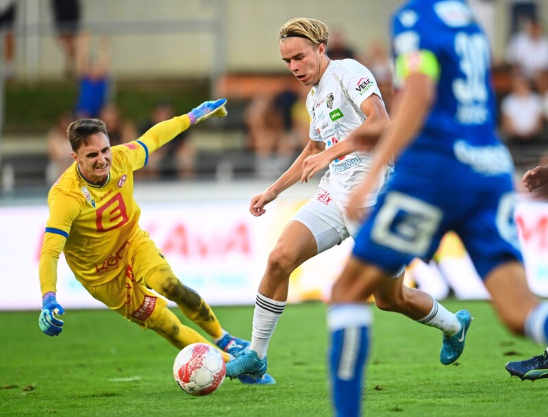 On the way to his first Bundesliga goal: Kojzek. (Bild: Pessentheiner/f. pessentheiner)