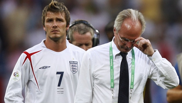 David Beckham (li.) trauert um seinen ehemaligen Teamchef Sven-Göran Eriksson. (Bild: AFP/ARIS MESSINIS)