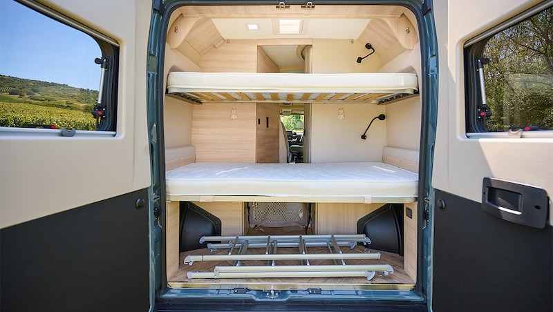 The two sister brands Challenger/Chausson surprise with a Family&amp;Sport van based on the Ducato, which has five seats and sleeping places on board. (Bild: Chausson)