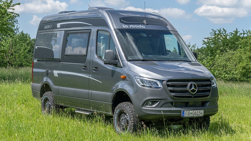 Not six meters long, but with single beds and designed for two people only - the new La Strada Regent E based on the Sprinter. (Bild: RBPR Ralph Binder Public Relations)