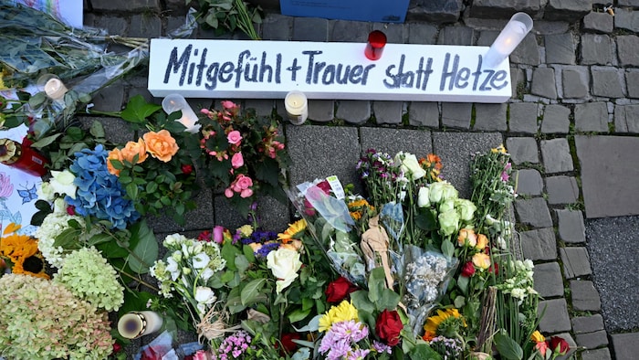 Bei dem Anschlag gab es drei Todesopfer und mehrere Verletzte.