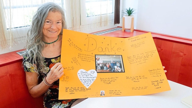 Her pupils bid Judith H. farewell on her retirement with a "thank you" poster. (Bild: Reinhard Holl)