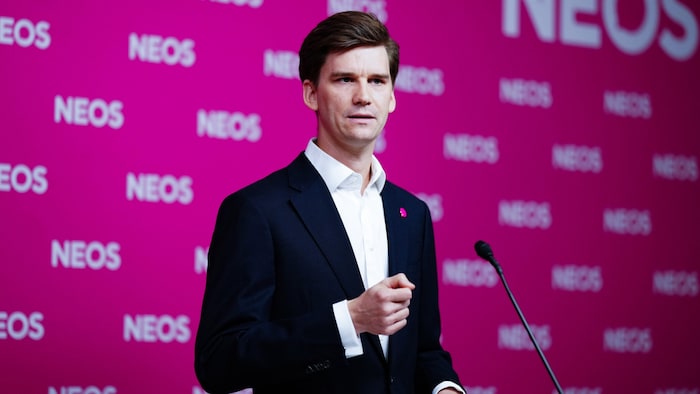 Neos-Generalsekretär Douglas Hoyos will das Wiener Rathaus von Sinnlos-Stadträten befreien.