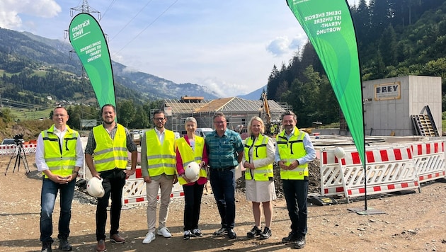 Local businesses, municipal and provincial representatives describe the project in Rangersdorf as an "important investment in an environmentally friendly future." (Bild: Elisa Aschbacher)