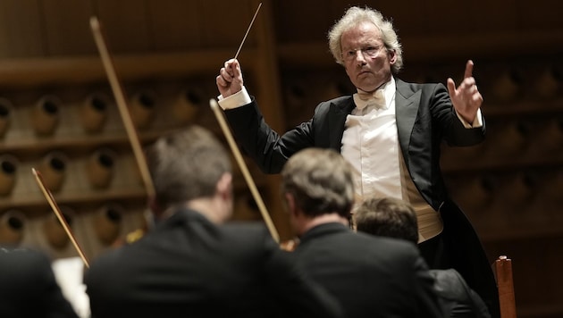 Franz Welser-Möst, the internationally successful conductor, is at home on Lake Attersee. (Bild: reinhard winkler)