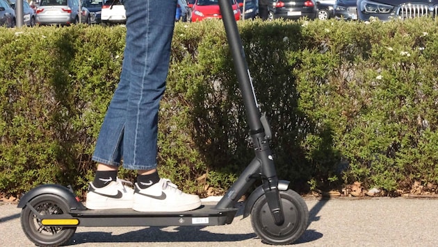 Many e-scooters are significantly faster than permitted - tuning is unfortunately popular and easy. (Bild: Scharinger Daniel)