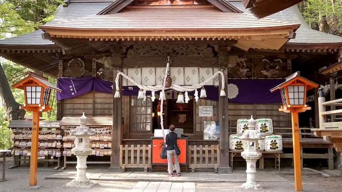 A Shintō shrine (archive image) is used to worship a Japanese deity and not to satisfy one's own ...