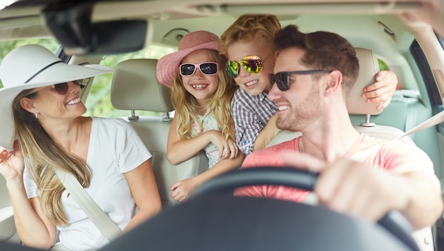 Das Klischee einer glücklichen Durchschnittsfamilie mit zwei Kindern hat nicht viel mit der Realität zu tun. (Bild: stock.adobe.com/© Robert Kneschke)