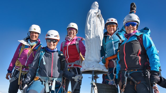 Bestiegen den Gran Paradiso (4061 hm): Silvia Sarcletti, Gundula Tackner, Elisabeth Zienitzer, Edith Perschler und Barbara Schiefer (v. li.) (Bild: Weges)