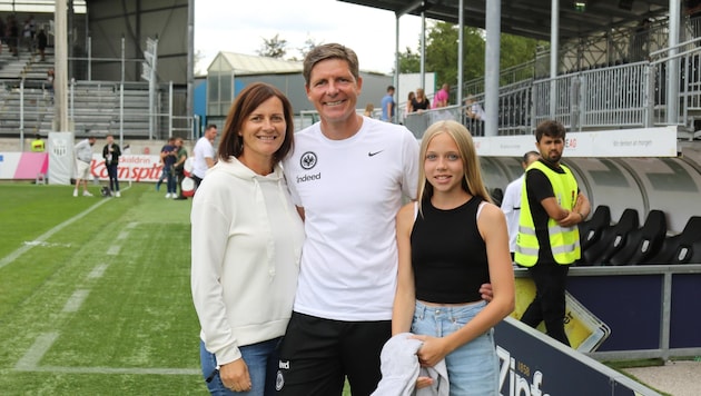 Oliver Glasner mit seiner Frau Bettina und Tochter Alina. (Bild: Scharinger Daniel)