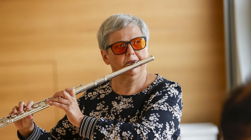 Silvia Habisch has been playing the flute from the very beginning. (Bild: Tschepp Markus)