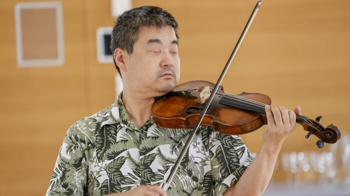 Go Yamamoto ist das neueste Mitglied im „Sonnenorchester“. Er spielt sonst nur mit Sehenden ...