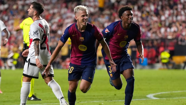 Dani Olmo (center) scored the 2:1 winning goal for his new club. (Bild: AP ( via APA) Austria Presse Agentur/ASSOCIATED PRESS)