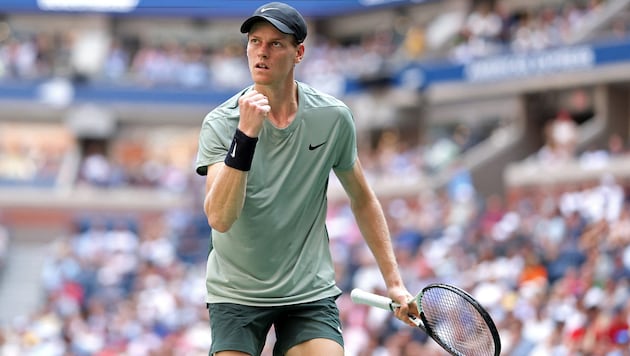 Jannik Sinner steht trotz der Doping-Aufregung im US-Open-Achtelfinale. (Bild: AFP/GETTY IMAGES/MATTHEW STOCKMAN)