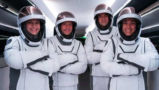 The space travelers include US billionaire Isaacman himself, as well as pilot Scott Poteet and SpaceX employees Sarah Gillis and Anna Menon. (Bild: KameraOne)