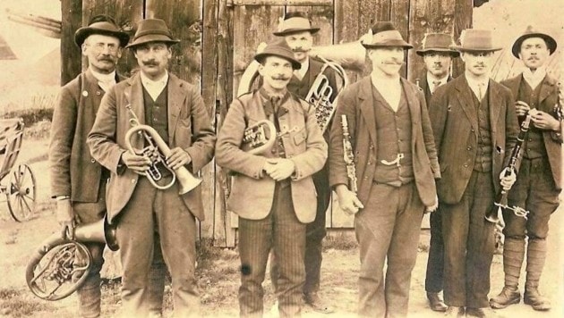 The musicians of Friesach in 1902: this year the town band is celebrating its first 125 years. (Bild: Stadtkapelle Friesach)