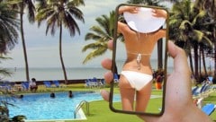 Eine Gruppe betrunkener Männer fotografierte am Hotelpool Frauen und Mädchen in Bikinis. (Bild: Krone KREATIV/AP/Rob Griffith, zVg, stock.adobe.com)